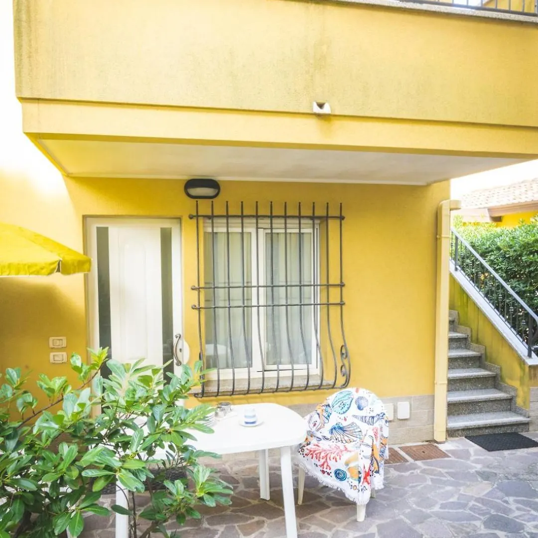 Gessaroli Apartments Riccione 0*,